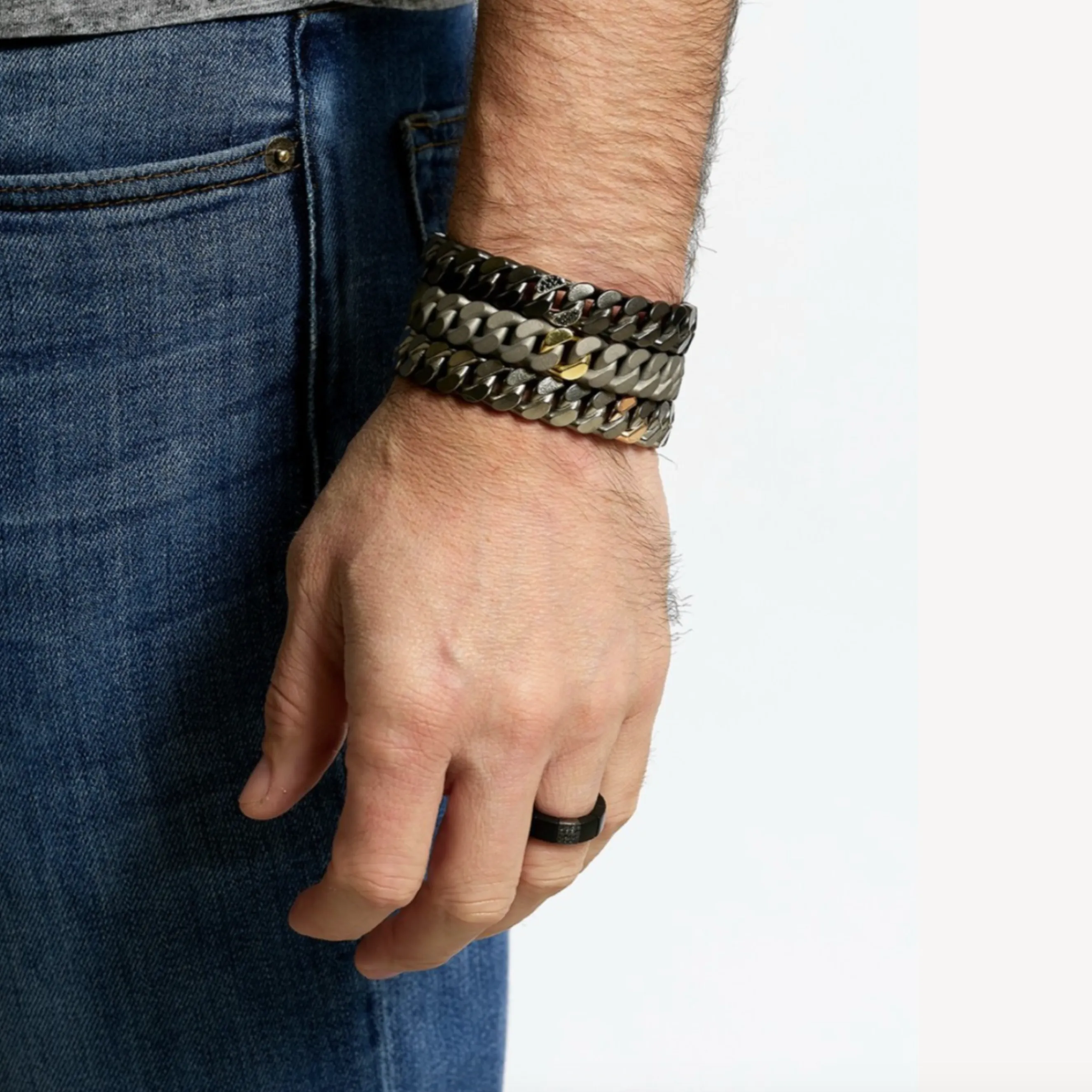 GROUMETTE MATTE BLACK CERAMIC WITH BLACK DIAMOND LINK by Roberto Demeglio