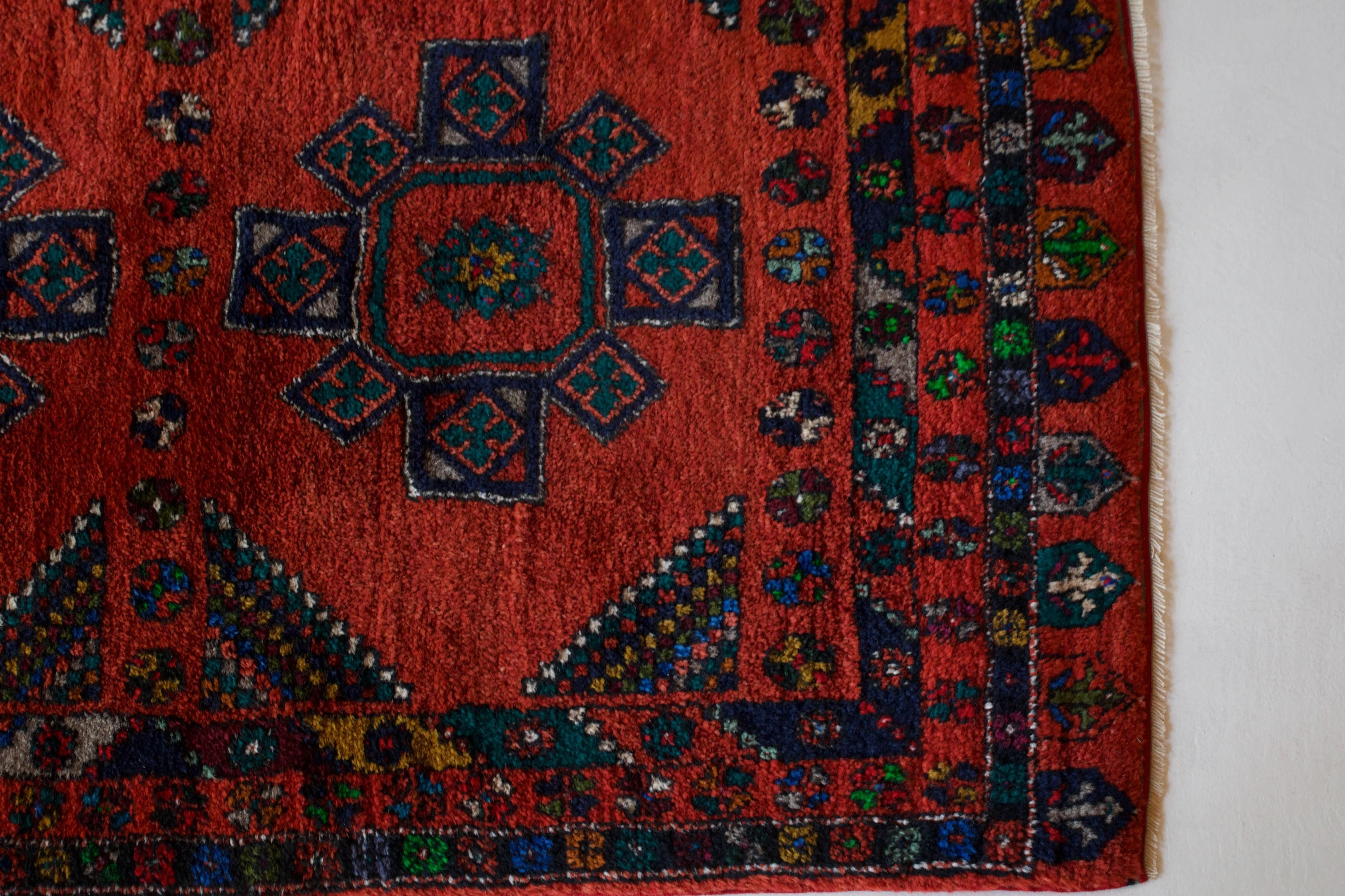 Vintage central Anatolian Tulu Rug 4'7"x6'8