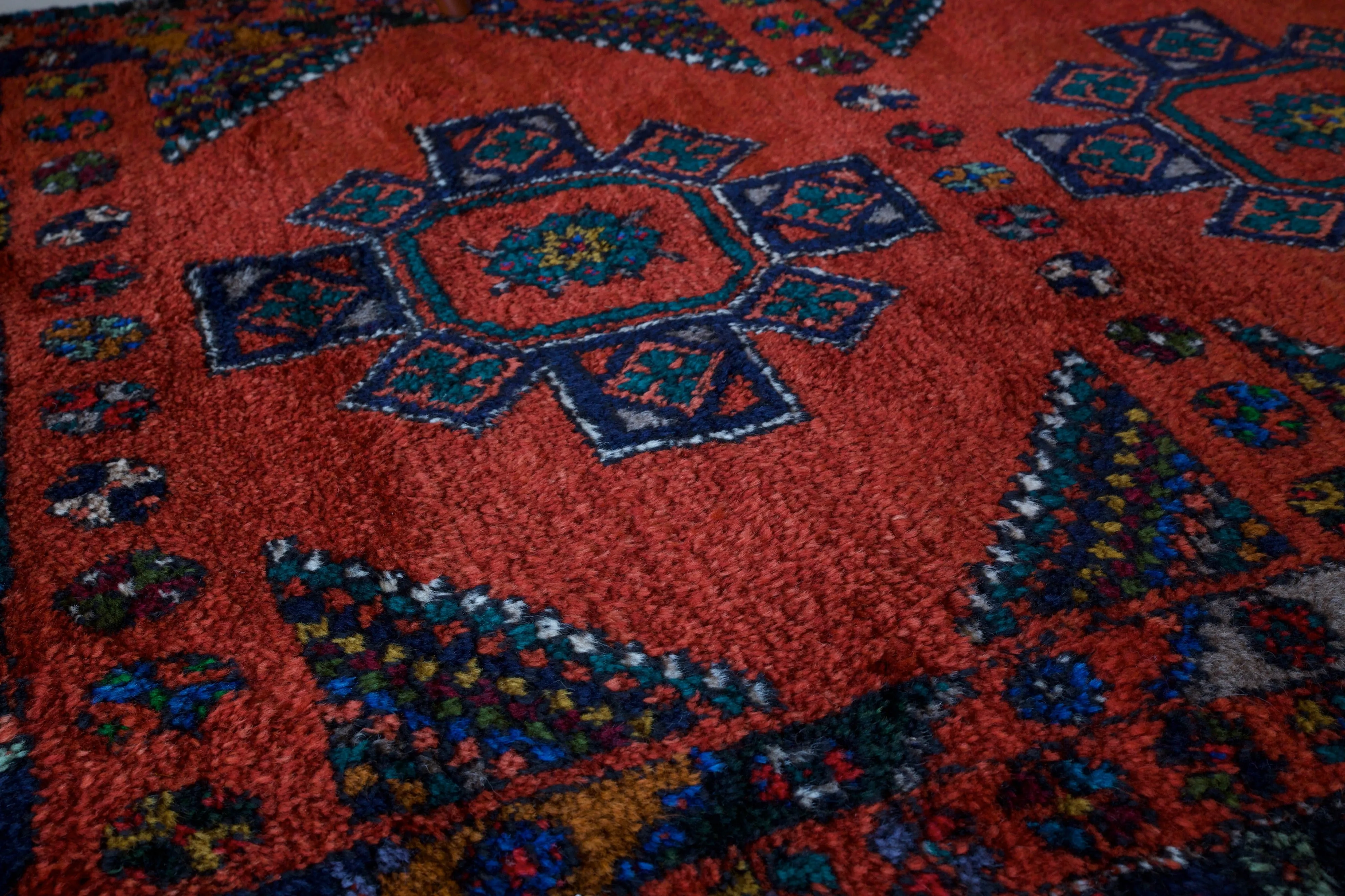 Vintage central Anatolian Tulu Rug 4'7"x6'8